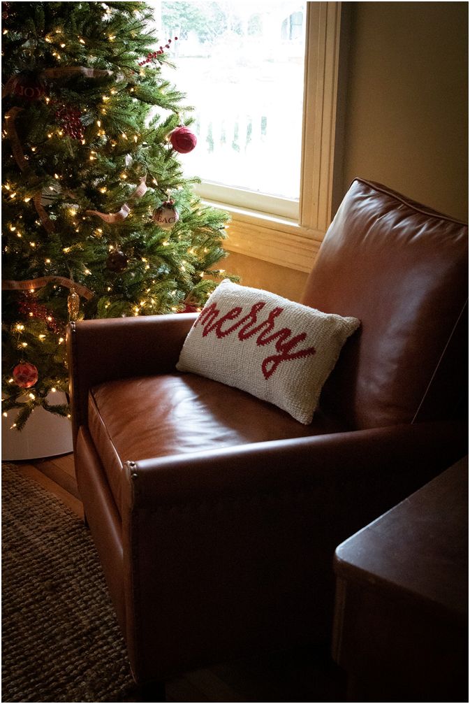 Κάντε πιο cozy το χώρο του σαλονιού αυτά τα Χριστούγεννα: 5 Τέλεια tips